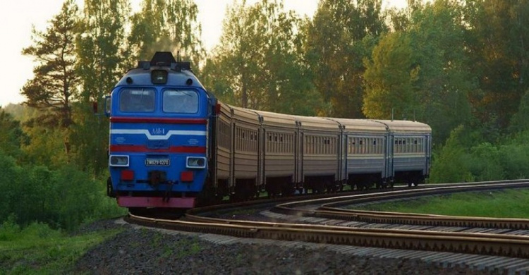 На майские праздники через Кривой Рог запустят дополнительные поезда Днепр - Одесса