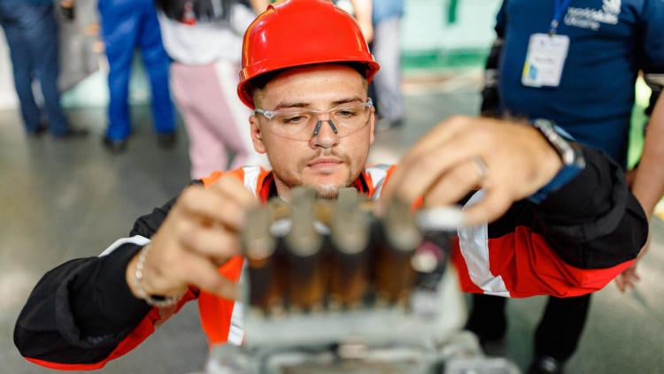 Освіта, що працює на виробництві: як Метінвест Політехніка готує топ-фахівців для модернізації промисловості - Forbes