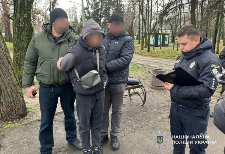 300 тисяч гривень за мовчання: у Кривому Розі затримали шантажиста