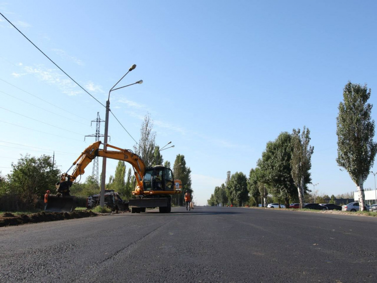 Маршрут, яким щодня їдуть тисячі криворіжців: на обʼїзній дорозі тривають ремонтні роботи