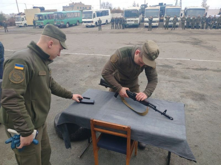 В Криворожской бригаде автомобилисты соревновались в водительском мастерстве