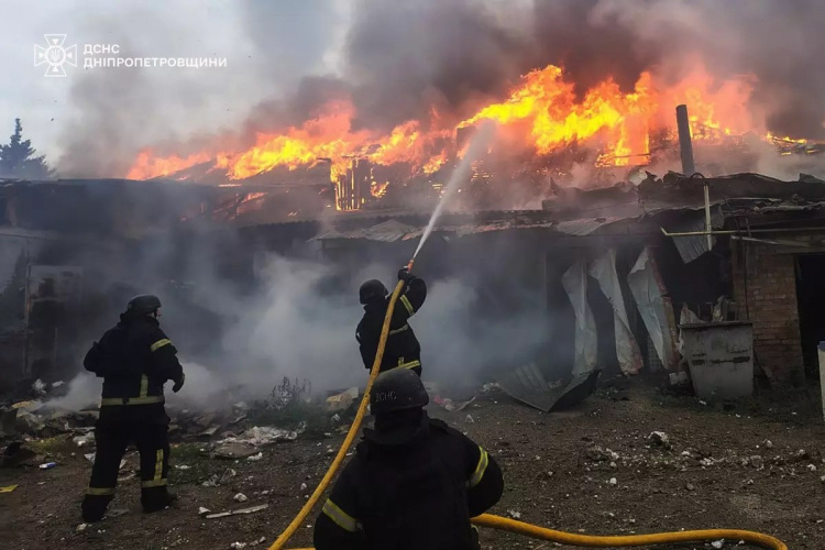 Ліквідація наслідків російських обстрілів - фото ДСНС