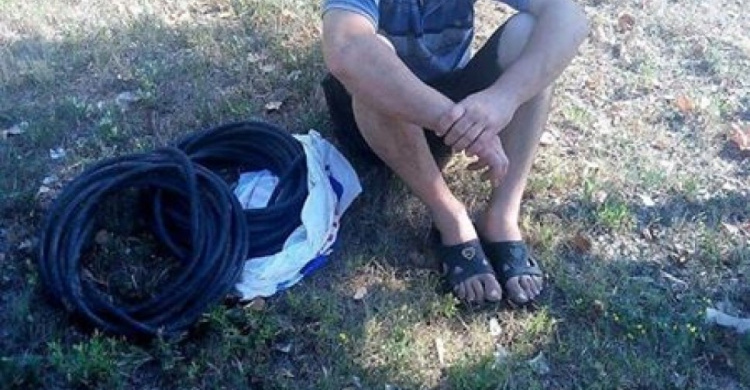 Криворожский коп в собственный выходной поймал преступника «на горячем» (ФОТО)