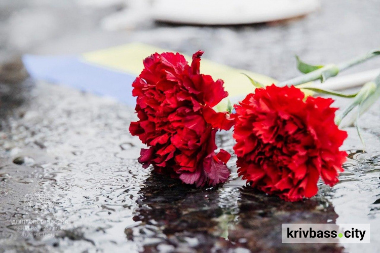 Криворіжців просять уникати натовпів: що зміниться на кладовищах Дніпропетровщини під час Радониці