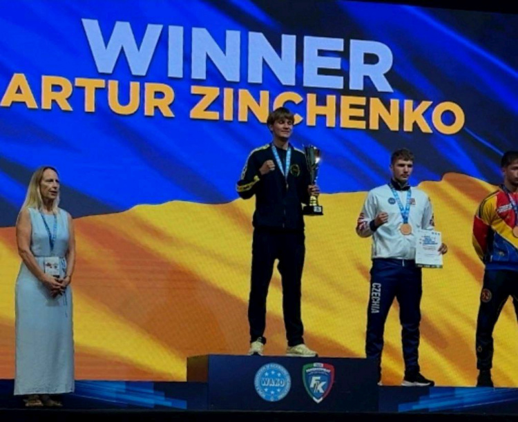 Артур Зінченко, чемпіон Європи з кікбоксингу ВАКО - фото виконком Покровської райради