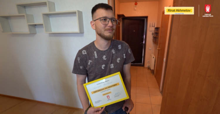 33-річний захисник Маріуполя Олександр Наговіцин отримав власну квартиру в межах програми «Вдома», яку Фонд Ріната Ахметова реалізує спільно з проєктом «Серце Азовсталі». 