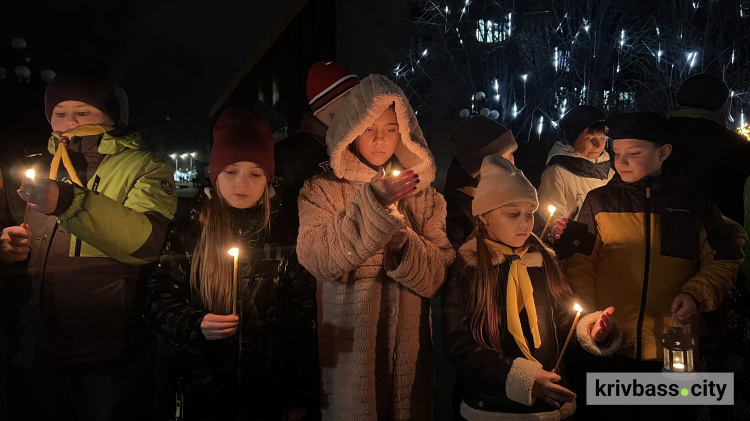 «В небі зірка спалахнула»: криворізькі пластуни передали Вифлеємський вогонь миру містянам