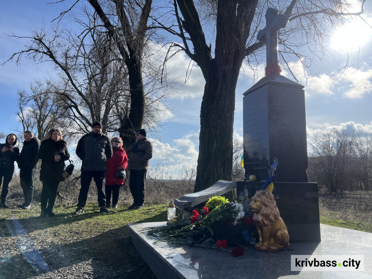 «Привіт, чувак, ну як ти там літаєш?»: у 10 річницю загибелі Кузьми Скрябіна у Кривому Розі провели автопробіг