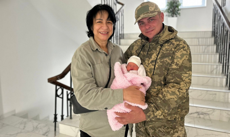 Наталія, Сергій та маленька Соломія - фото UNBROKEN Ukraine