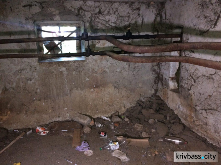 В Кривом Роге вырезали 24 крана горячей воды в подвале (ФОТО)