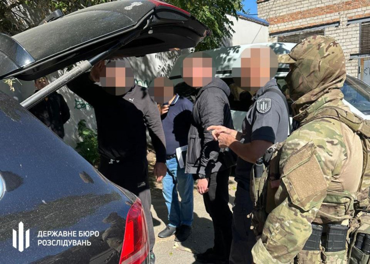 Хотіли уникнути служби: на Дніпропетровщині викрили змову військових