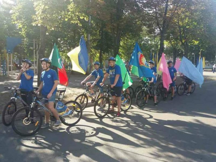 Спортивно, дружно и креативно: в Ингулецком районе криворожане отметили День независимости Украины (ФОТО)