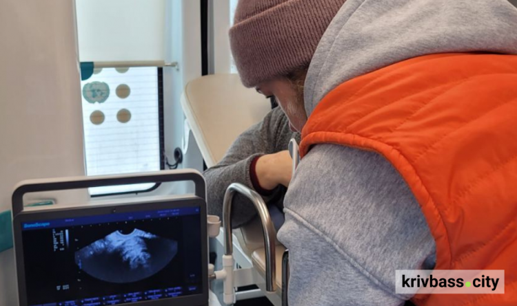 Лікарі їдуть до пацієнтів: мобільні гінекологічні бригади обстежили понад тисячу жінок на Дніпропетровщині