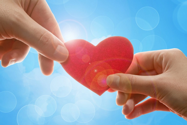 Як і чому святкують Міжнародний день благодійності - фото з відкритих джерел