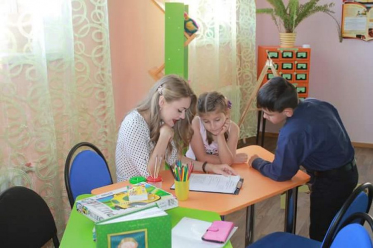 В Кривом Роге открыли современную детскую библиотеку (ФОТО)