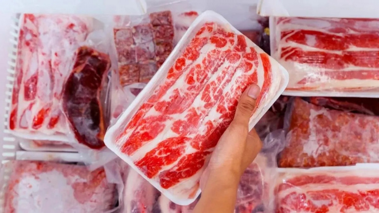 Чому пінопластові лотки небезпечні для заморожування м’яса - фото з відкритих джерел