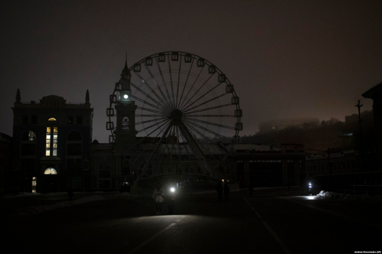 Як блекаути можуть об’єднати родину — пояснює психіатр