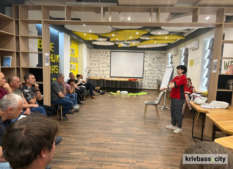 Навички, що рятують життя: у Кривому Розі понад 250 співробітників ГЗК Метінвесту опанують уміння надавати домедичну допомогу