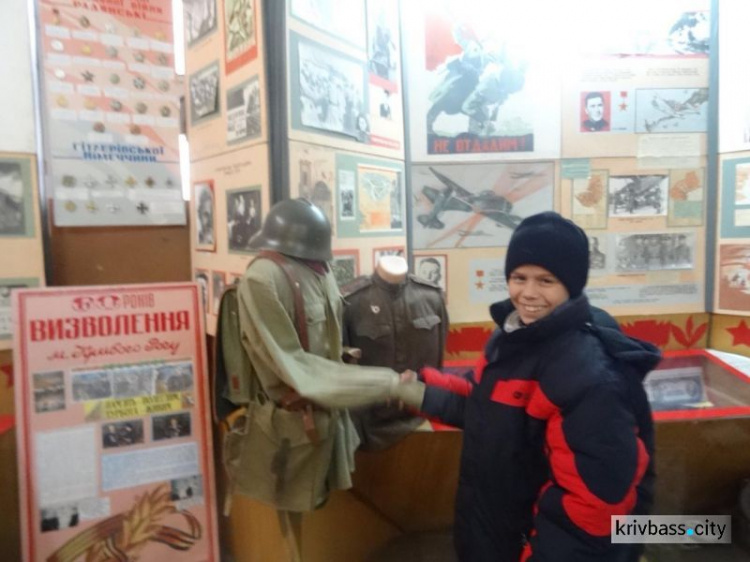 Юные краеведы в авиации: дети посетили экскурсию: «Кривой Рог-авиационный» (ФОТО)