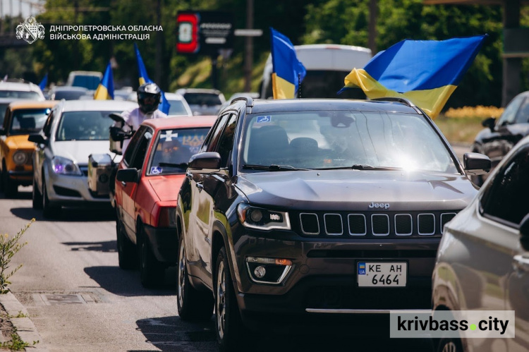 На Дніпропетровщині відбувся перший автопробіг безбар'єрності в Україні: подробиці заходу (ФОТО)