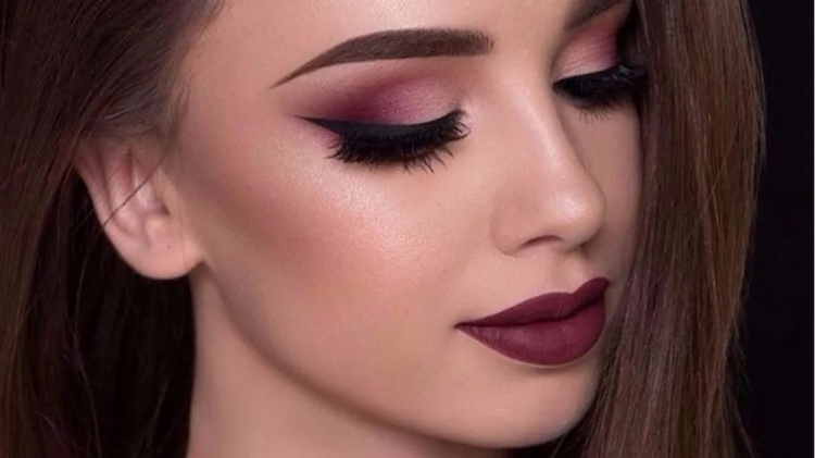 Сяйво, ніжність і любов: макіяж, що підкреслює природну красу - фото з відкритих джерел