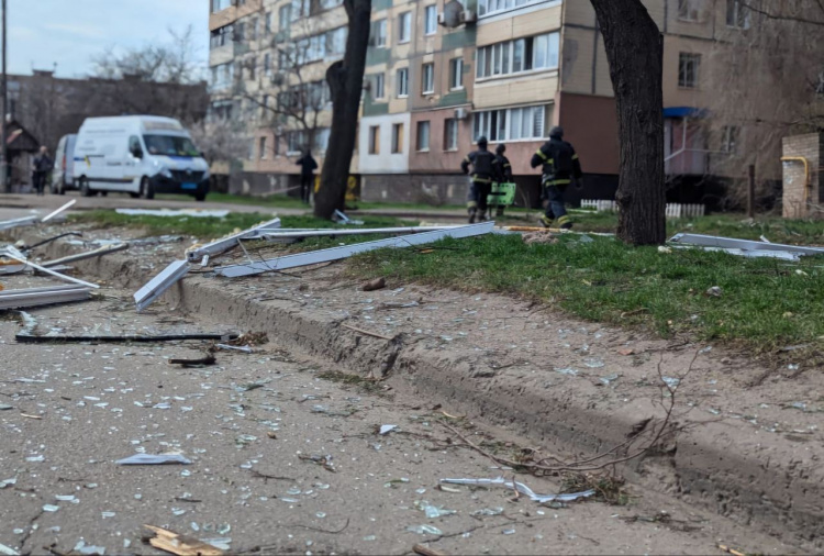 ШОК! Не залишилося жодного вцілілого вікна після ракетного обстрілу 29 березня - фото
