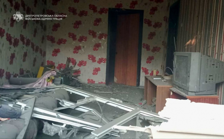 Ворог цілив по житлових будинках Дніпропетровщини: загинула жінка, серед поранених — дитина