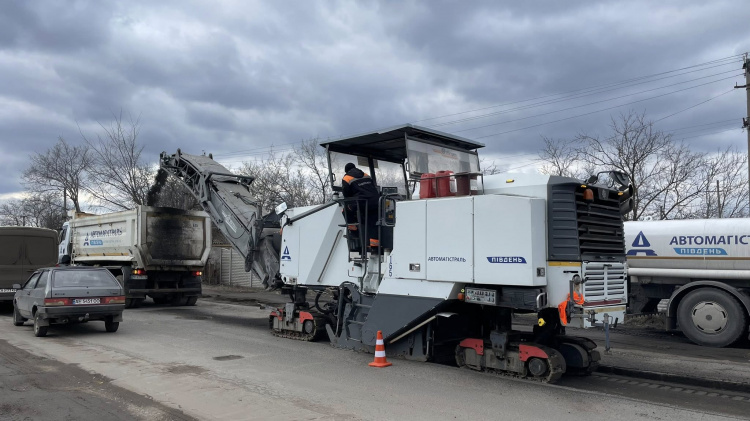 Ремонт доріг - фото Служба відновлення у Дніпропетровській області