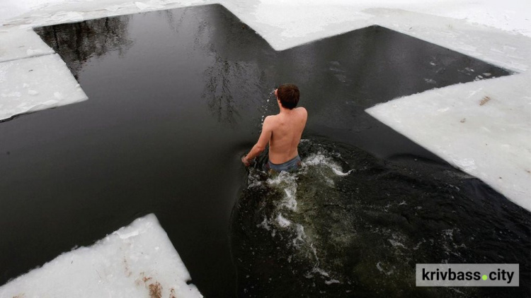 Занурення в ополонку, фото з відкритих джерел 