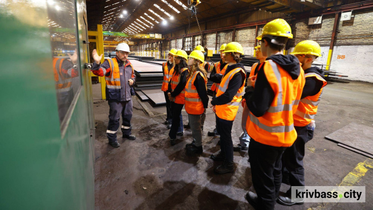 Метінвест інвестує в молодь: українські студенти пройшли програму міжнародного стажування Steel Force