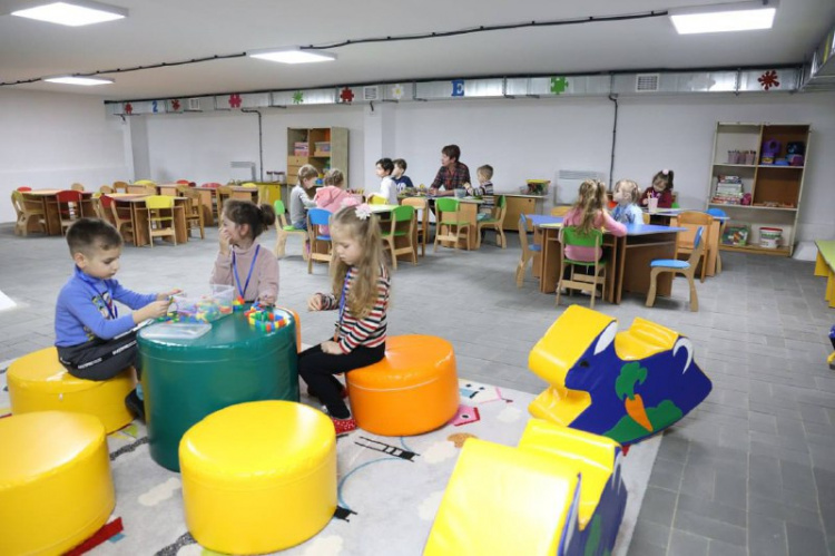 Дитинство під час війни: у Кривому Розі 118 дитсадків працюють офлайн завдяки сертифікованим укриттям