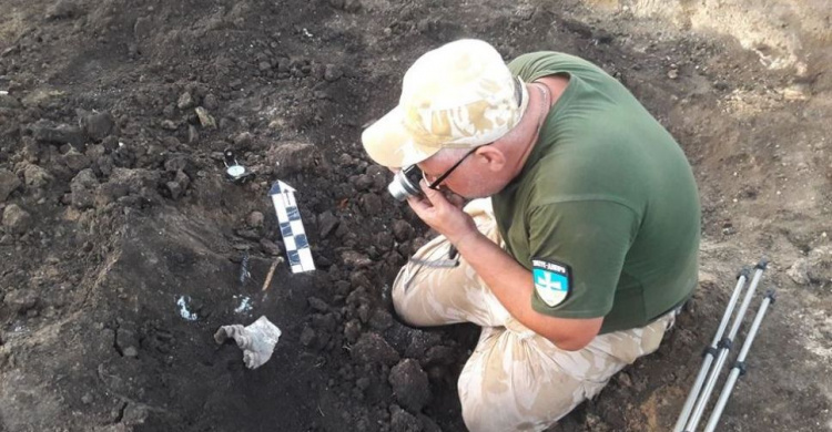 На Днепропетровщине идентифицировали останки членов экипажа сбитого самолета ИЛ-2