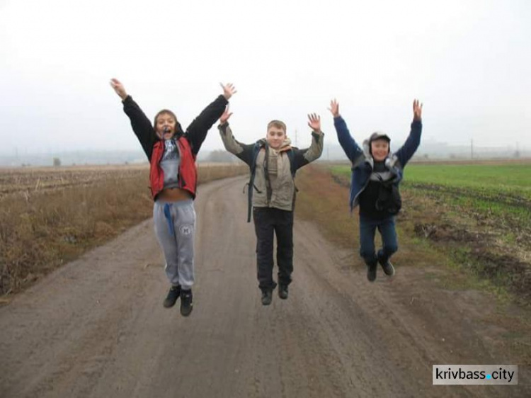 Лицеисты Кривого Рога стали "Казаками-экологами", для чего пешком преодолели 10 км (ФОТО)