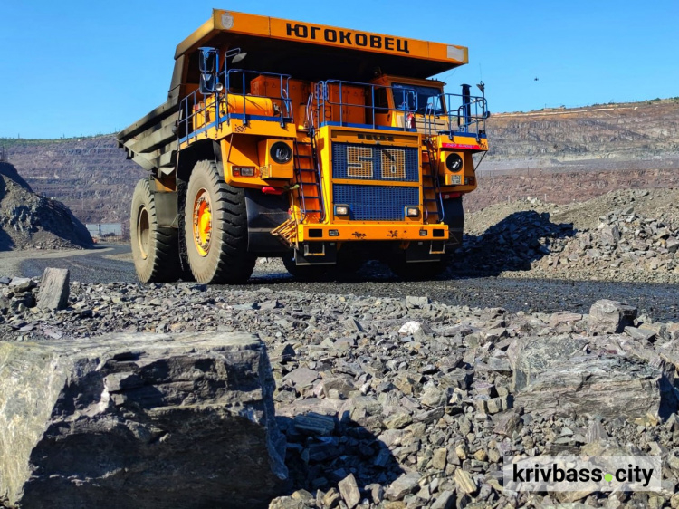 Компенсують оренду житла та навчають з нуля: фахівці Південного ГЗК шукають нових працівників