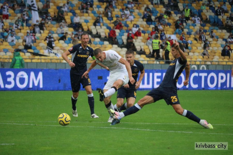 Вперше за чотири місяці в Україні пройшли футбольні матчі з глядачами