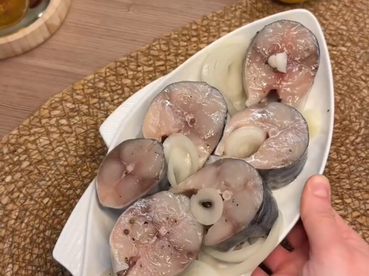 Маринована скумбрія: рецепт, який завжди вдається - фото з відкритих джерел