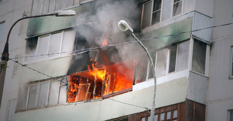 В Кривом Роге сгорела квартира - есть пострадавшие (ФОТО)