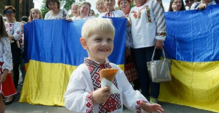 За последние девять лет украинцы стали богаче и счастливее – исследование