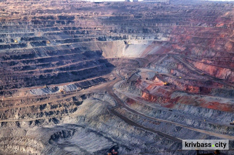 Промисловість критично важлива для майбутнього України: економіка — в одному з найважчих періодів війни, — Reuters