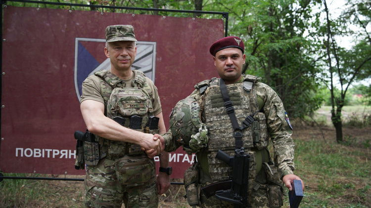 Фото 25-ї окремої повітрянодесантної Січеславської бригади 