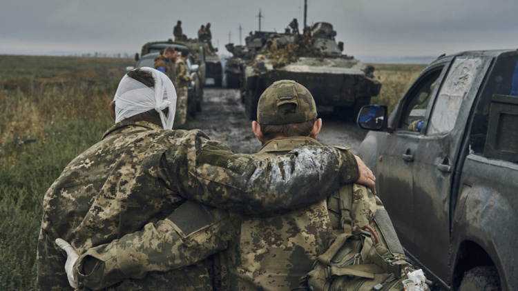 Порвнені військові, фото Юридичного Гончаренко центру