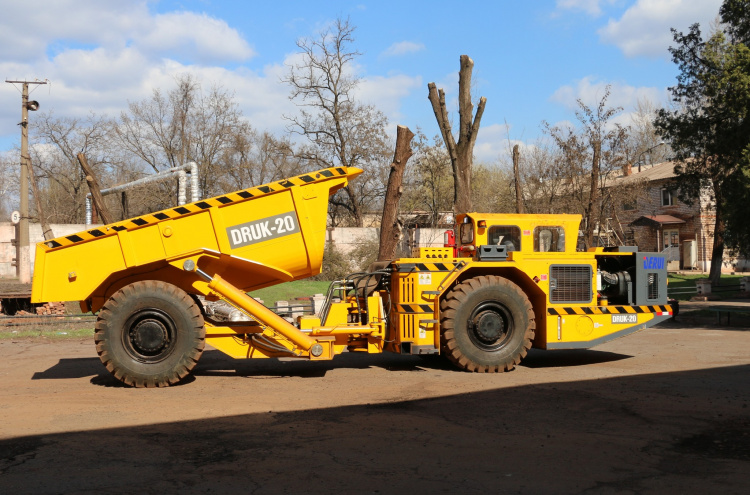 Самоскид для шахтних тунелів - фото рудник "Суха Балка"