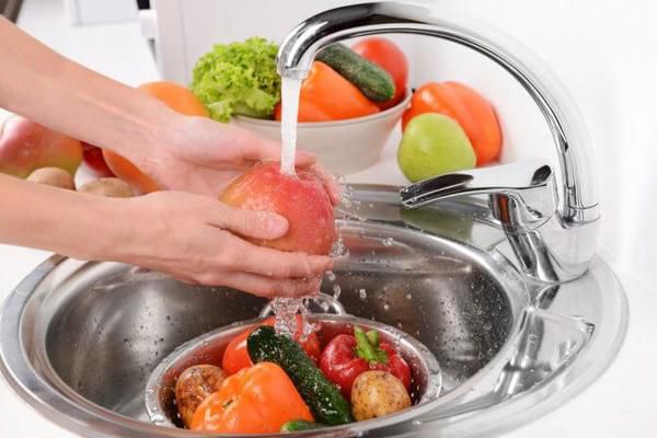Ви точно забуваєте мити ці продукти: список, який здивує