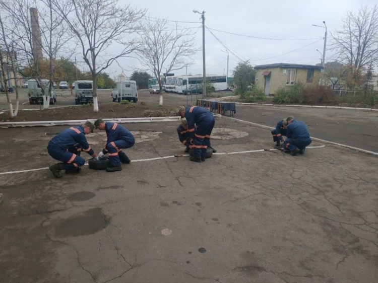 В Криворожской бригаде автомобилисты соревновались в водительском мастерстве