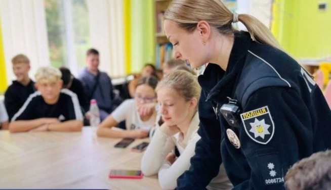 Освітні інспектори, фото з відкритих джерел 