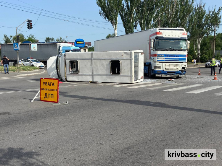 Не доїхали на роботу: в автомобільній аварії у Кривому Розі постраждали працівники промислового підприємства