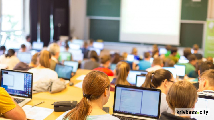Вступна кампанія-2026: який на Дніпропетровщині найдешевший університет