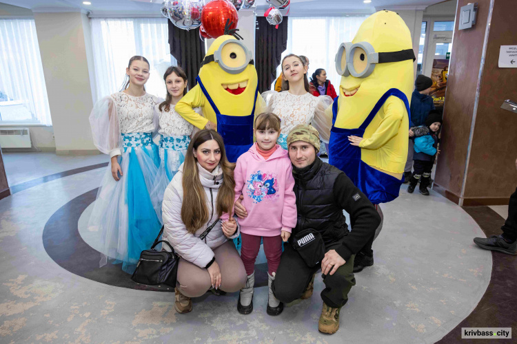 Нові теплі традиції: ветеранів Метінвесту з родинами запросили на святковий кінопоказ у Кривому Розі