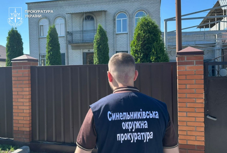 На Дніпропетровщині майже 5 млн грн з бюджету «згоріли» на купівлі житла для дітей-сиріт: що відомо