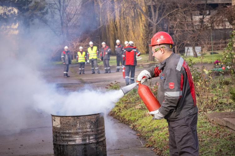 Вогнегасник — у вправних руках: у Кривому Розі на об’єднаному ГЗК Метінвест діють добровільні протипожежні ланки
